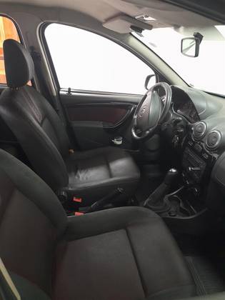 RENAULT SANDERO 1.6 STEPWAY 16V FLEX 4P MANUAL RENAULT SANDERO 1.6 STEPWAY 16V FLEX 4P MANUAL